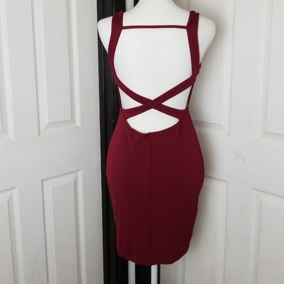 Windsor Bodycon Crisscross Back Dress - Picture 2 of 3